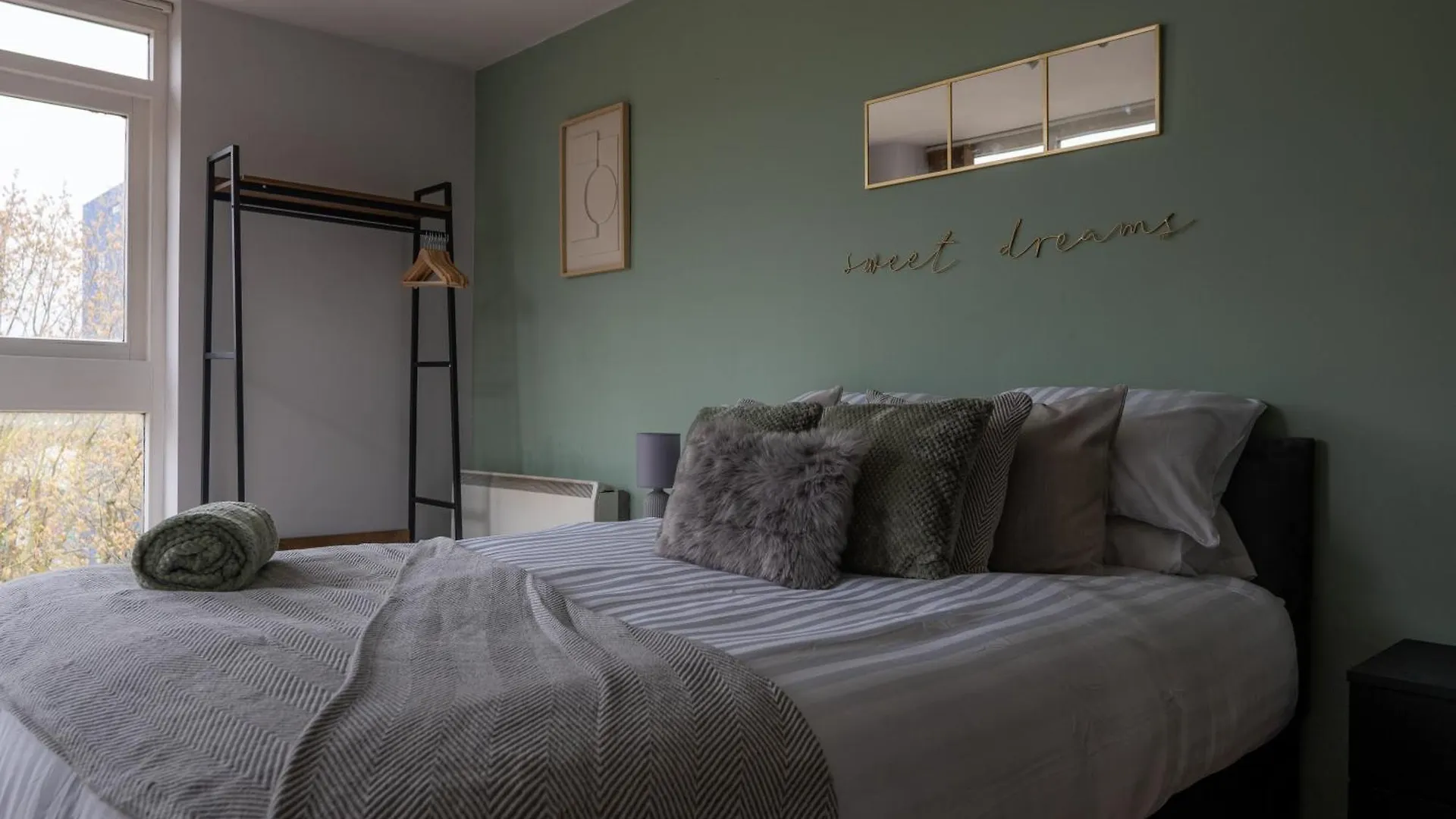 City Centre - 2Br Apt - Free Parking - Long Stays Nottingham United Kingdom