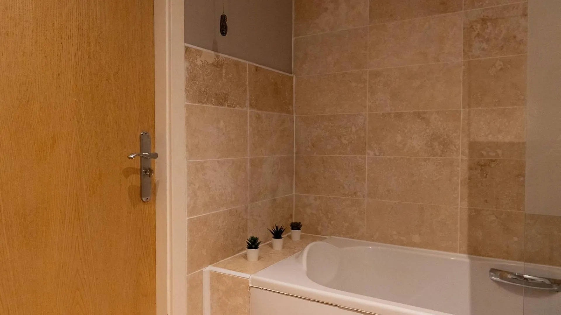 City Centre - 2Br Apt - Free Parking - Long Stays Nottingham